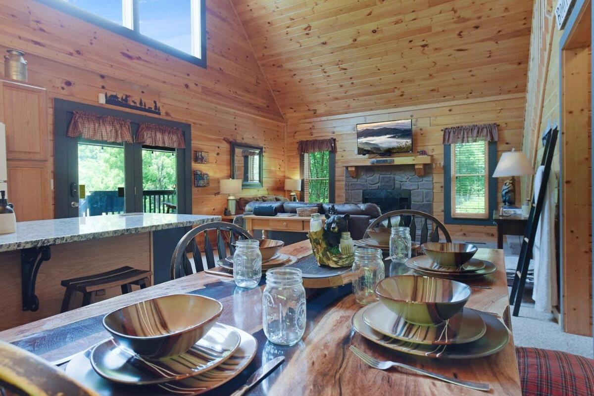 Ryes And Shine Bootlegger'S Cabin! Hot Tub* Pool* Arcade* Billiards *Ev * Pet Friendly 塞维尔维尔 外观 照片