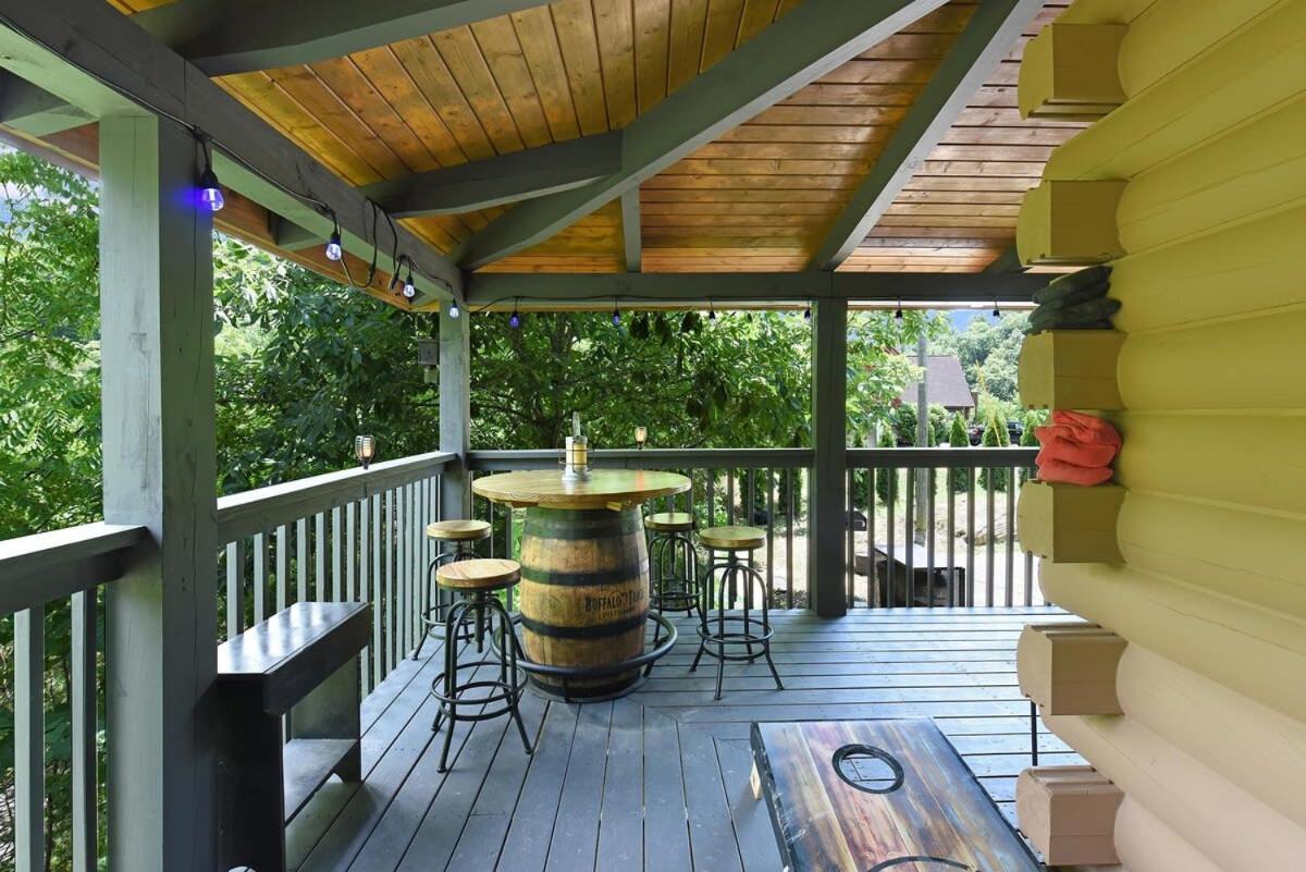 Ryes And Shine Bootlegger'S Cabin! Hot Tub* Pool* Arcade* Billiards *Ev * Pet Friendly 塞维尔维尔 外观 照片