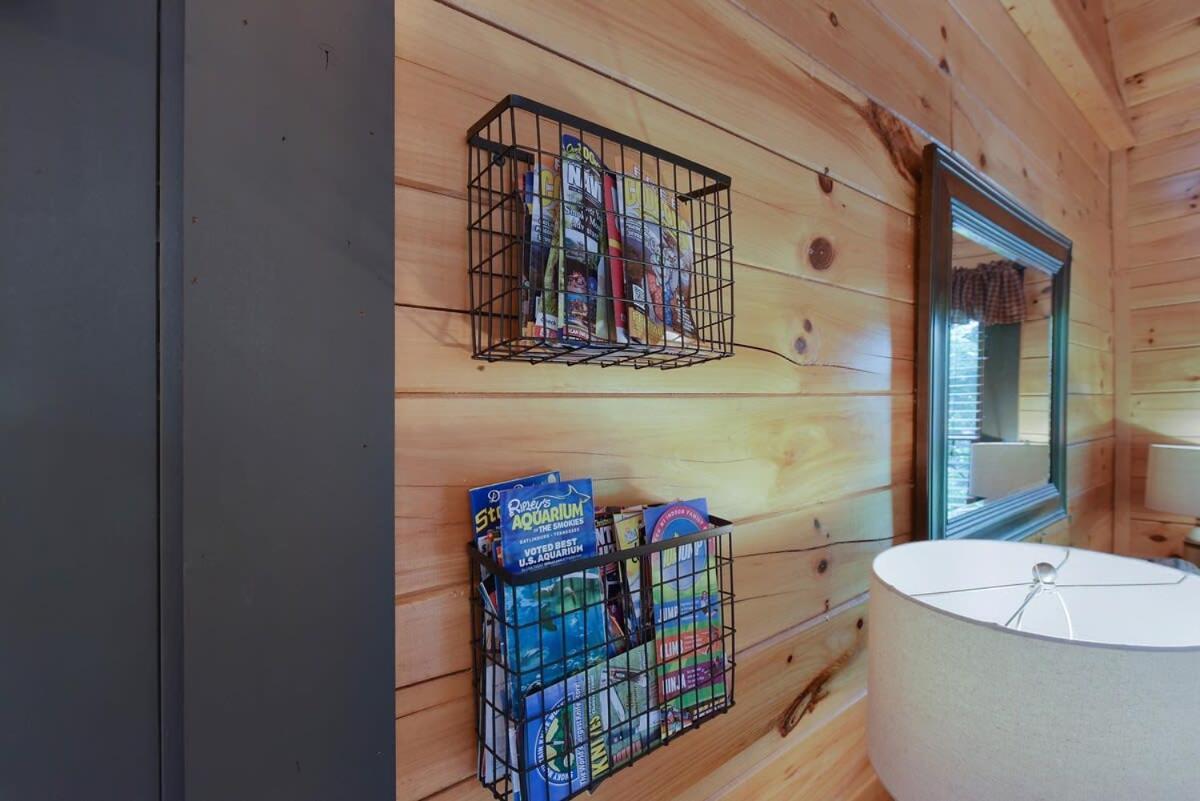 Ryes And Shine Bootlegger'S Cabin! Hot Tub* Pool* Arcade* Billiards *Ev * Pet Friendly 塞维尔维尔 外观 照片