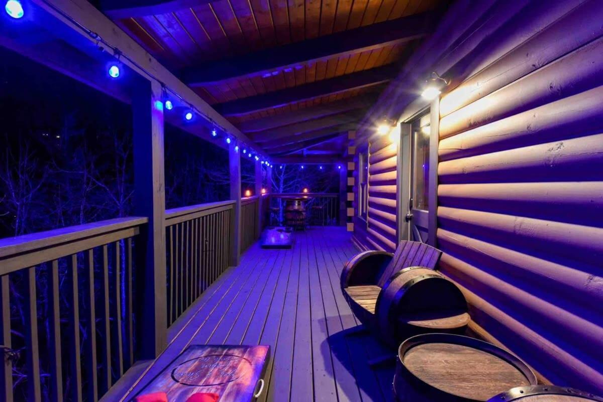 Ryes And Shine Bootlegger'S Cabin! Hot Tub* Pool* Arcade* Billiards *Ev * Pet Friendly 塞维尔维尔 外观 照片