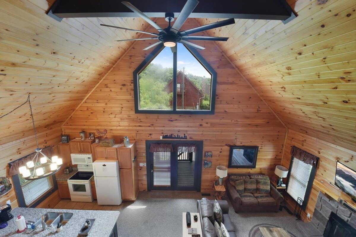 Ryes And Shine Bootlegger'S Cabin! Hot Tub* Pool* Arcade* Billiards *Ev * Pet Friendly 塞维尔维尔 外观 照片
