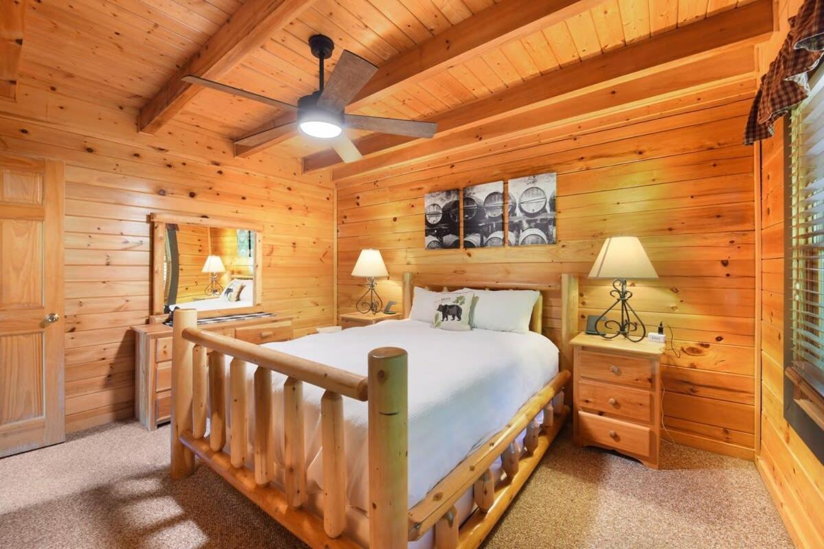 Ryes And Shine Bootlegger'S Cabin! Hot Tub* Pool* Arcade* Billiards *Ev * Pet Friendly 塞维尔维尔 外观 照片